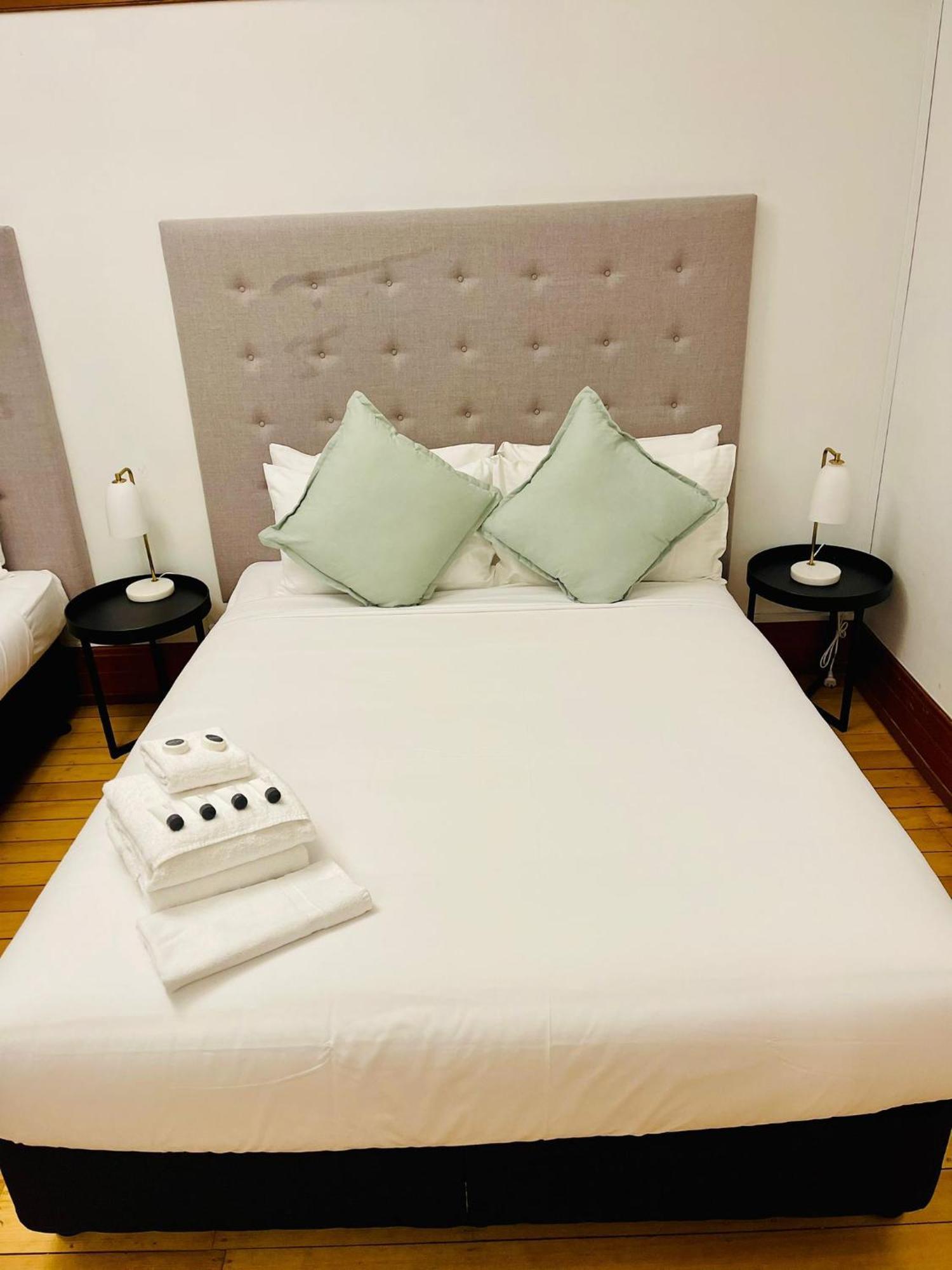 Guildford Hotel Экстерьер фото
