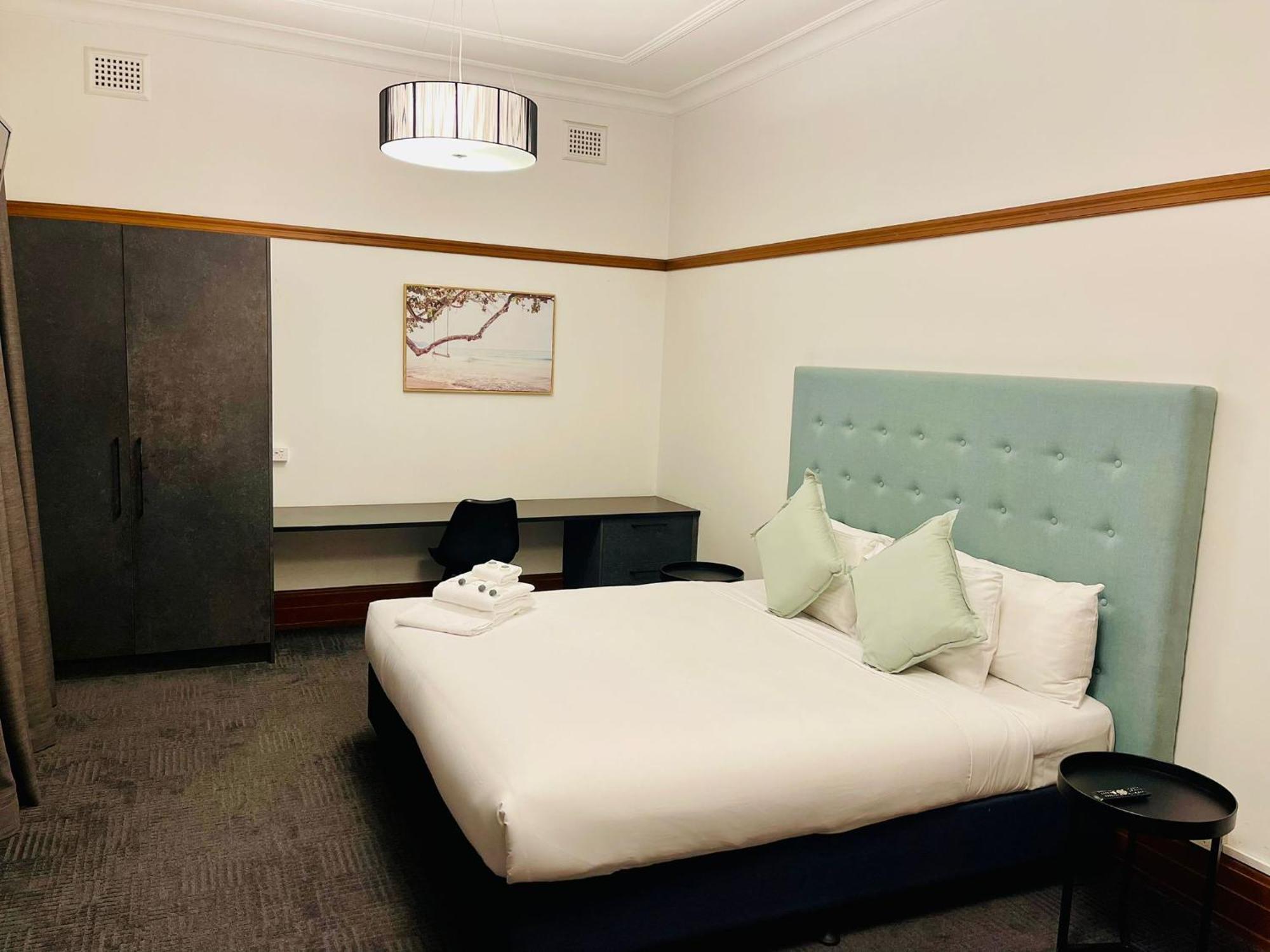 Guildford Hotel Экстерьер фото