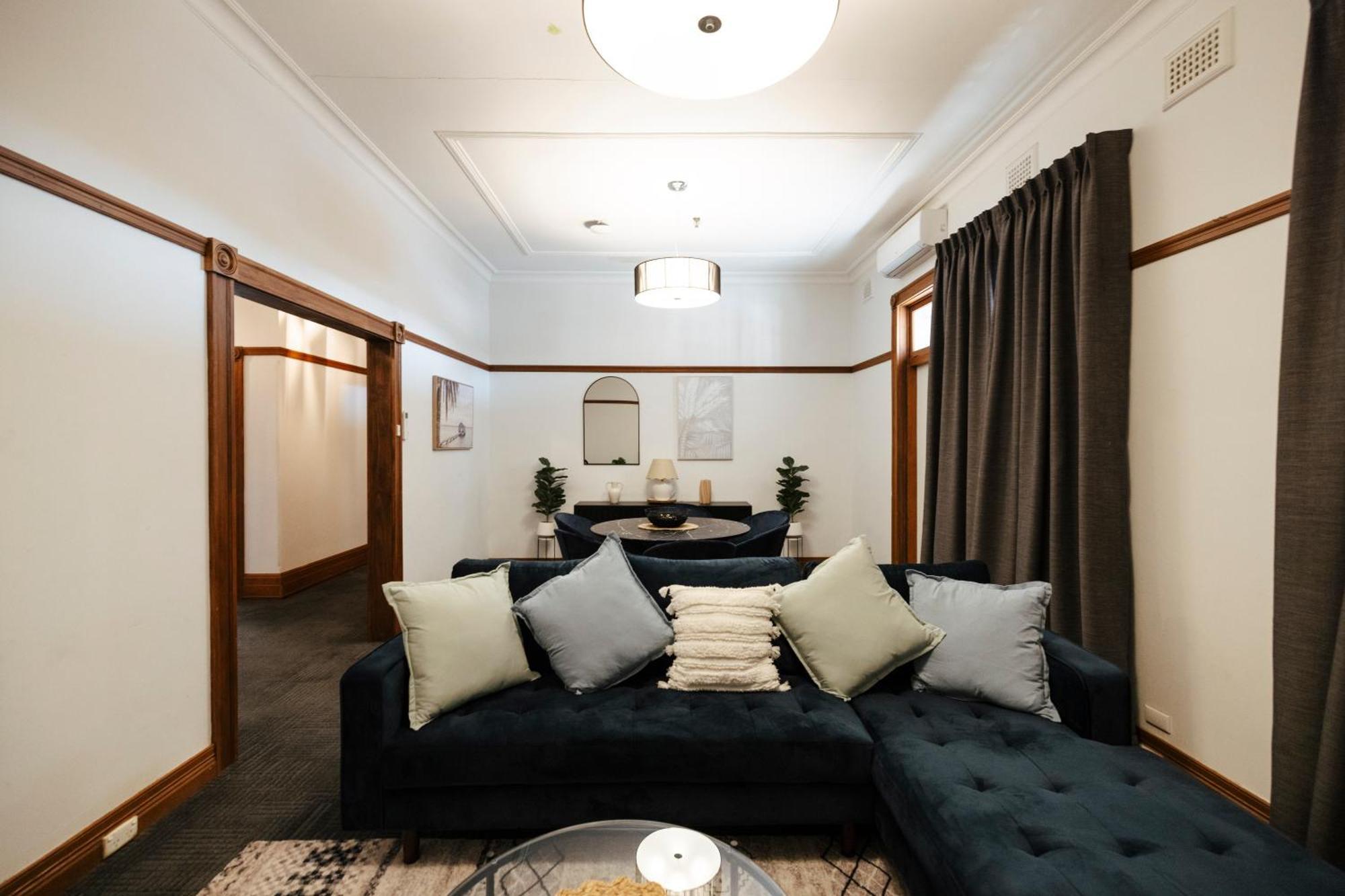 Guildford Hotel Экстерьер фото